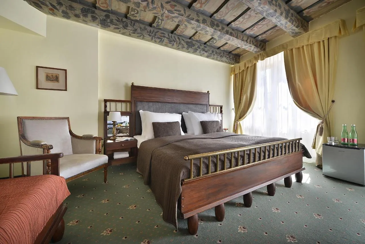 Hotel U 3 Pstrosu Praga
