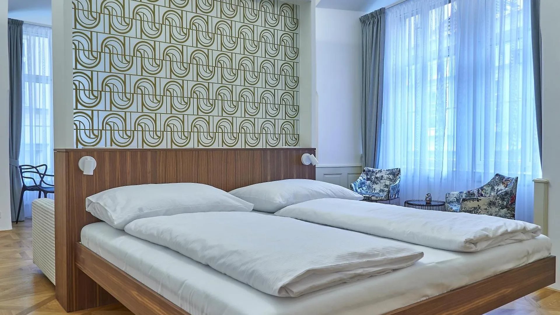 Hotel U 3 Pstrosu Prague 4*,