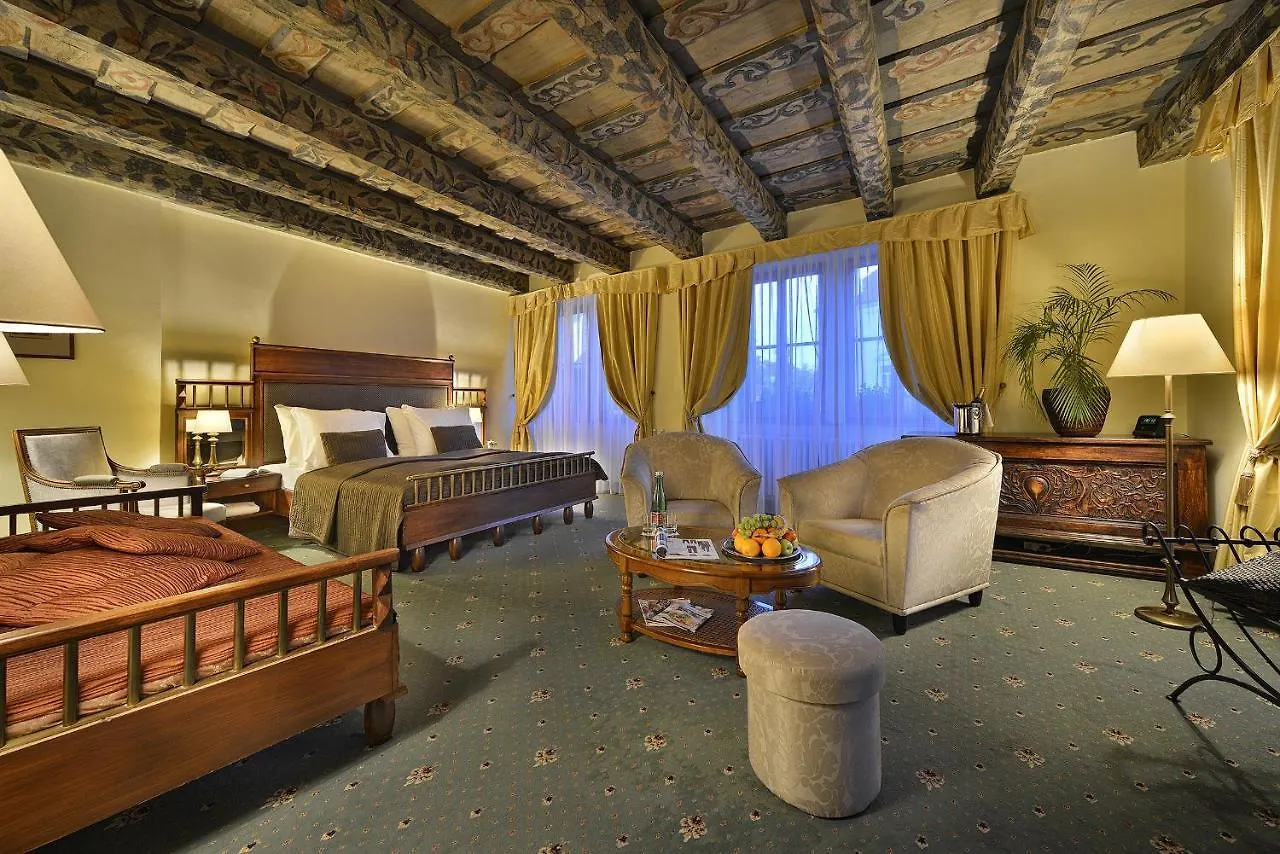 Hotel U 3 Pstrosu Prague