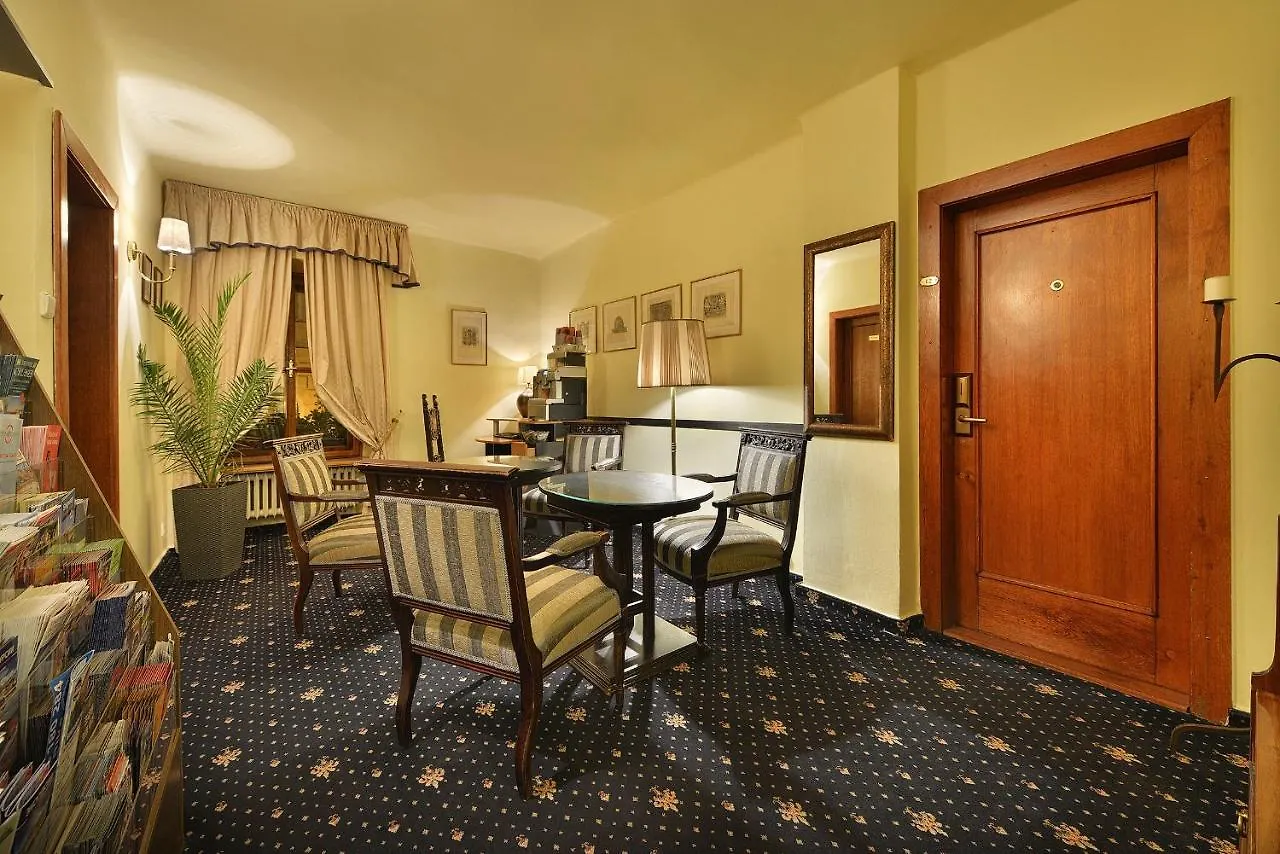 Hotel U 3 Pstrosu Praga República Checa