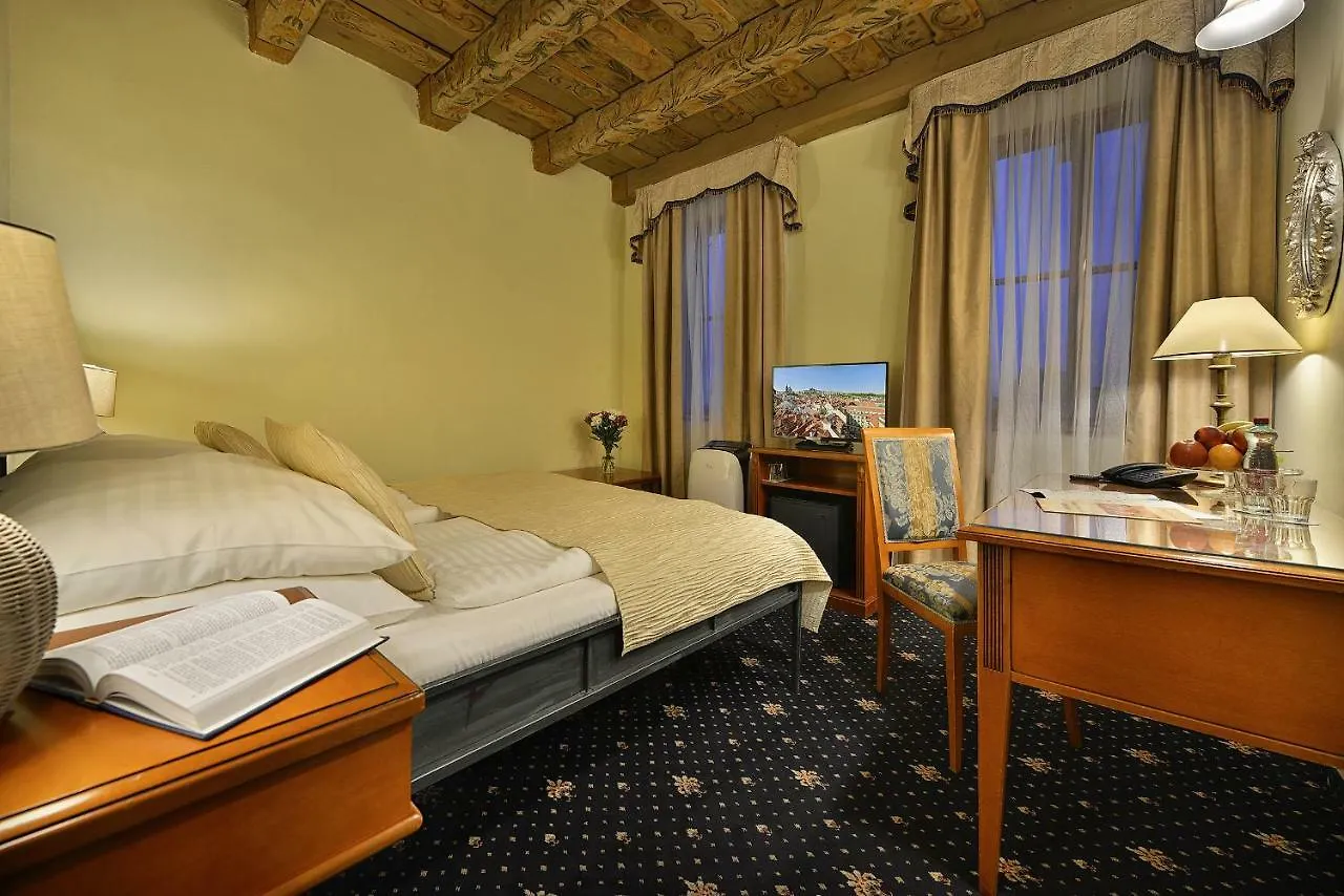 Hotel U 3 Pstrosu Prague 4*,  Czech Republic