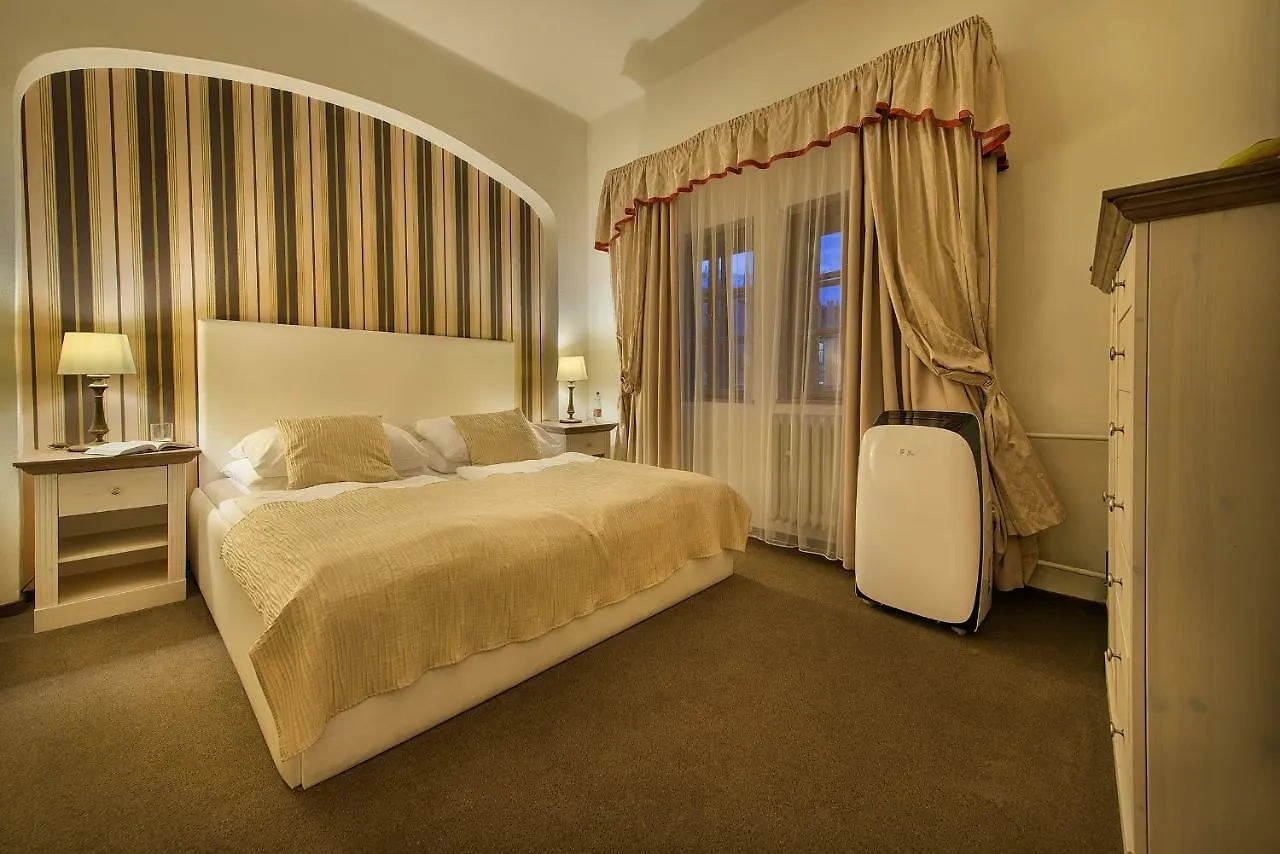 Hotel U 3 Pstrosu Prague 4*,  Czech Republic