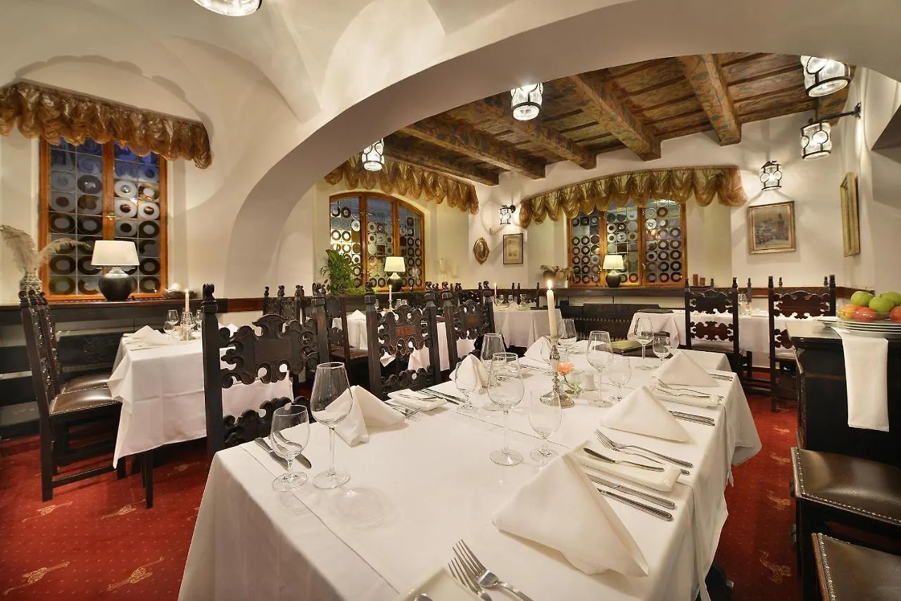 Hotel U 3 Pstrosu Prague